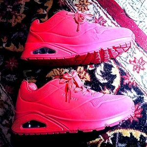 Pink skecher shoes size 4. Only worn one time